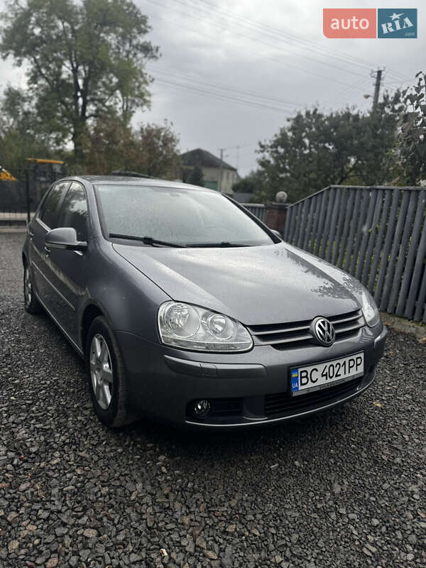 Хэтчбек Volkswagen Golf 2008 в Львове