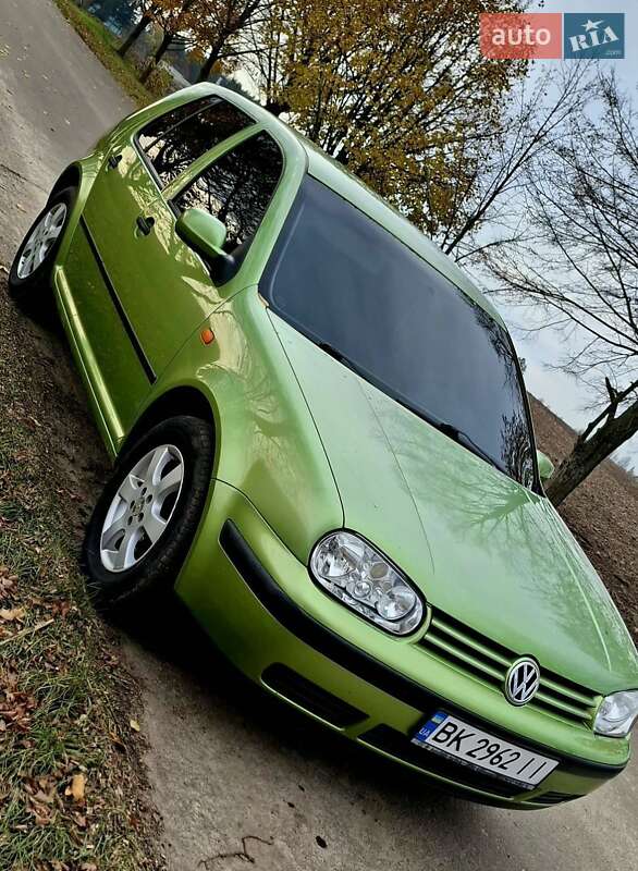 Хетчбек Volkswagen Golf 1999 в Клевані