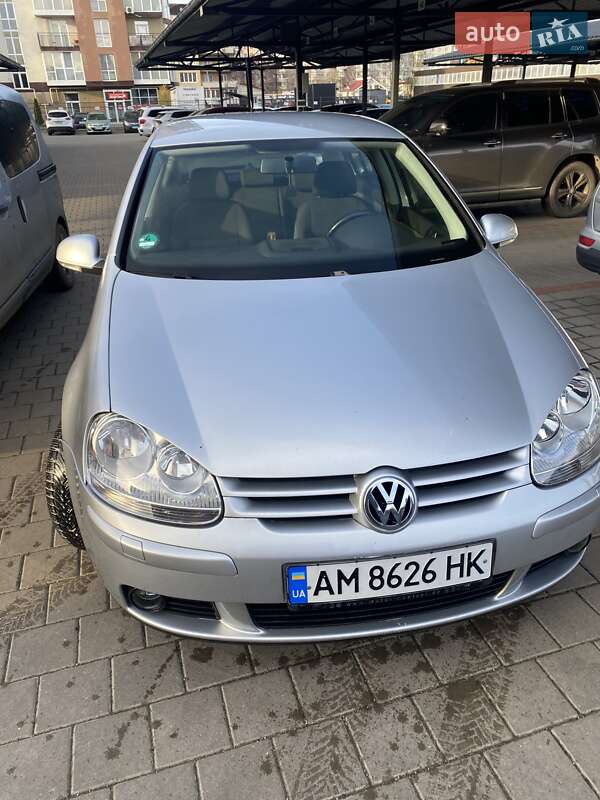 Хэтчбек Volkswagen Golf 2007 в Житомире