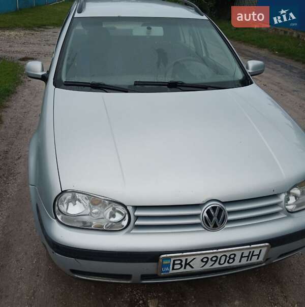 Универсал Volkswagen Golf 2000 в Лановцах