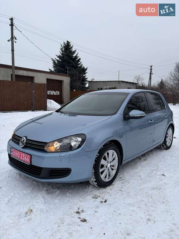 Хэтчбек Volkswagen Golf 2011 в Днепре
