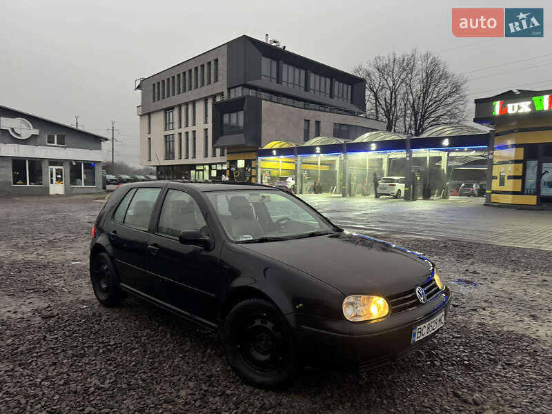 Хэтчбек Volkswagen Golf 2001 в Львове