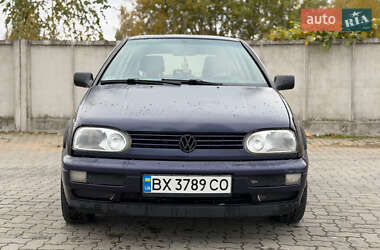 Хэтчбек Volkswagen Golf 1993 в Маневичах