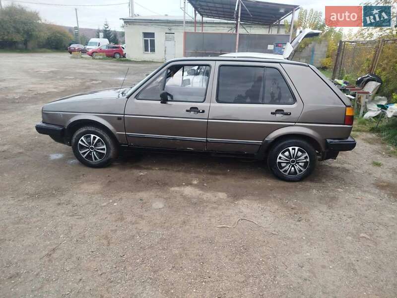 Хэтчбек Volkswagen Golf 1986 в Золочеве