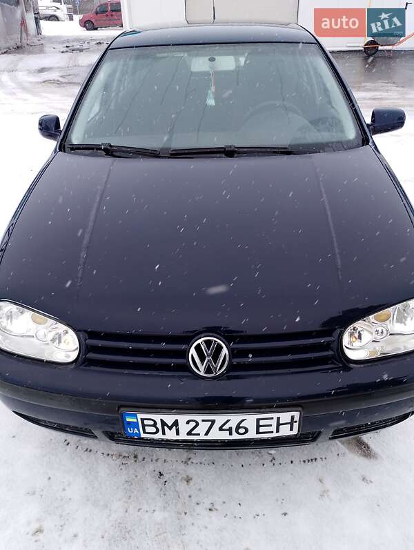 Хэтчбек Volkswagen Golf 2003 в Шостке