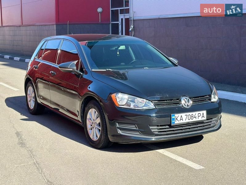 Хэтчбек Volkswagen Golf 2014 в Киеве