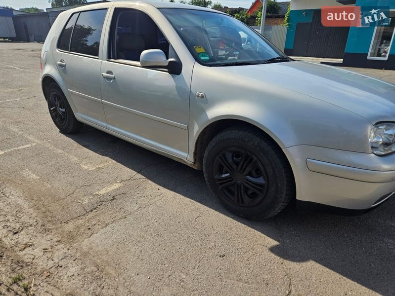 Хэтчбек Volkswagen Golf 2000 в Виннице