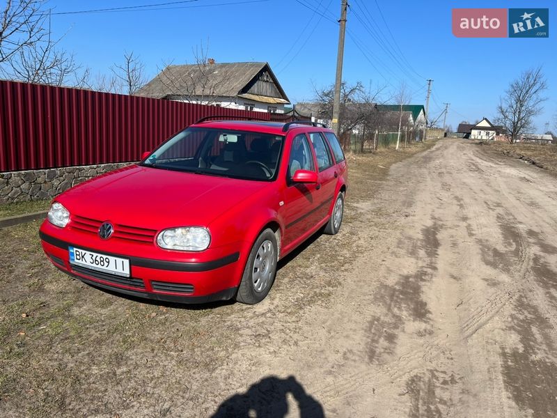 Универсал Volkswagen Golf 2005 в Сарнах