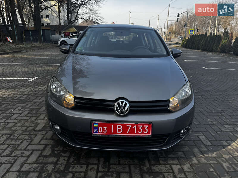 Хэтчбек Volkswagen Golf 2009 в Луцке