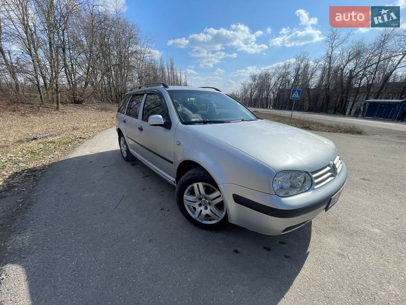 Универсал Volkswagen Golf 2003 в Сокирянах