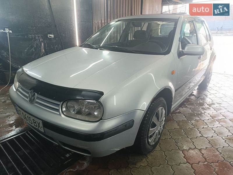 Хэтчбек Volkswagen Golf 1997 в Днепре