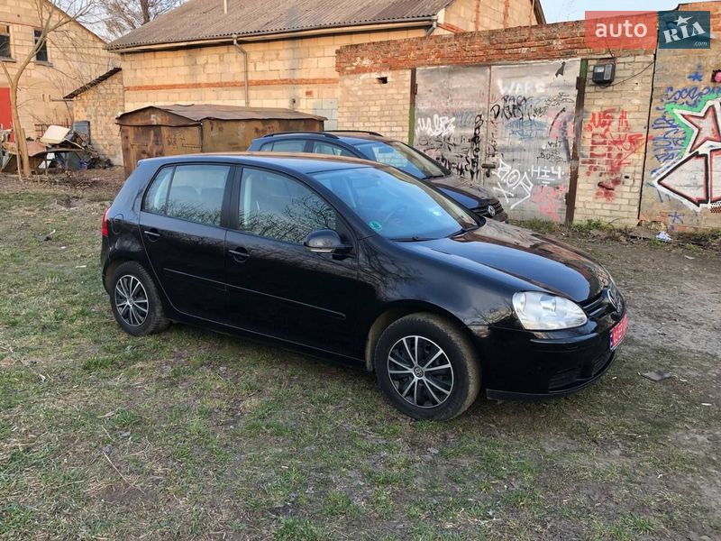 Хэтчбек Volkswagen Golf 2006 в Луцке