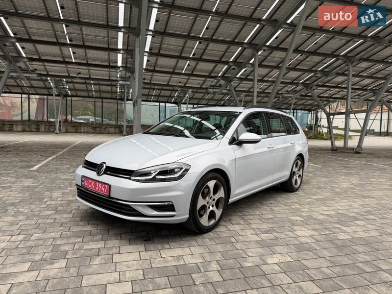 Універсал Volkswagen Golf 2019 в Львові