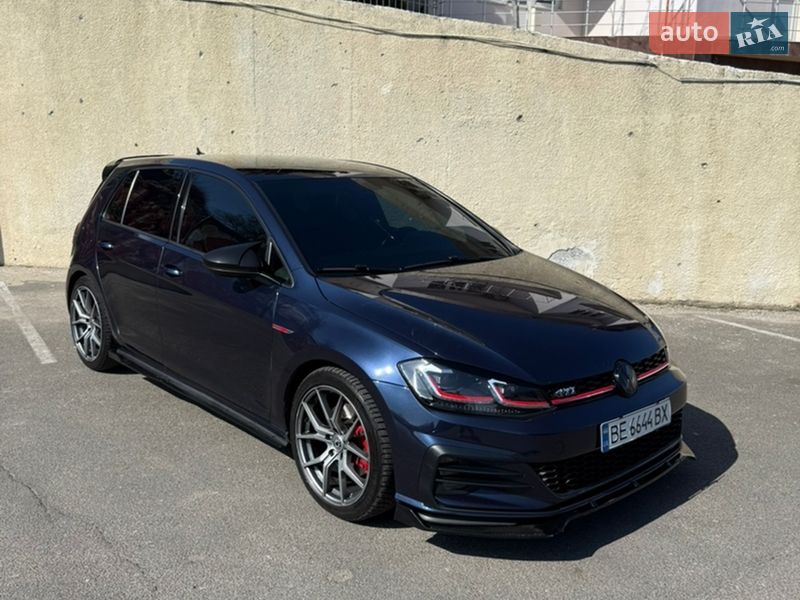 Хетчбек Volkswagen Golf 2018 в Одесі