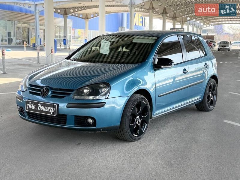 Хэтчбек Volkswagen Golf 2005 в Запорожье