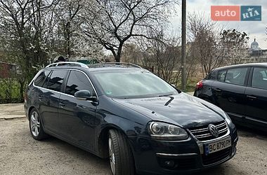 Універсал Volkswagen Golf 2009 в Пустомитах