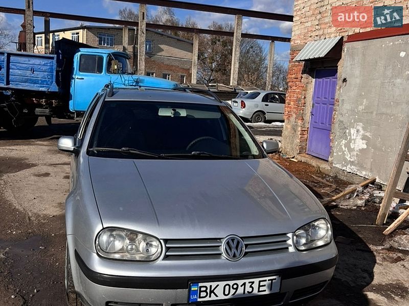 Универсал Volkswagen Golf 2000 в Ровно