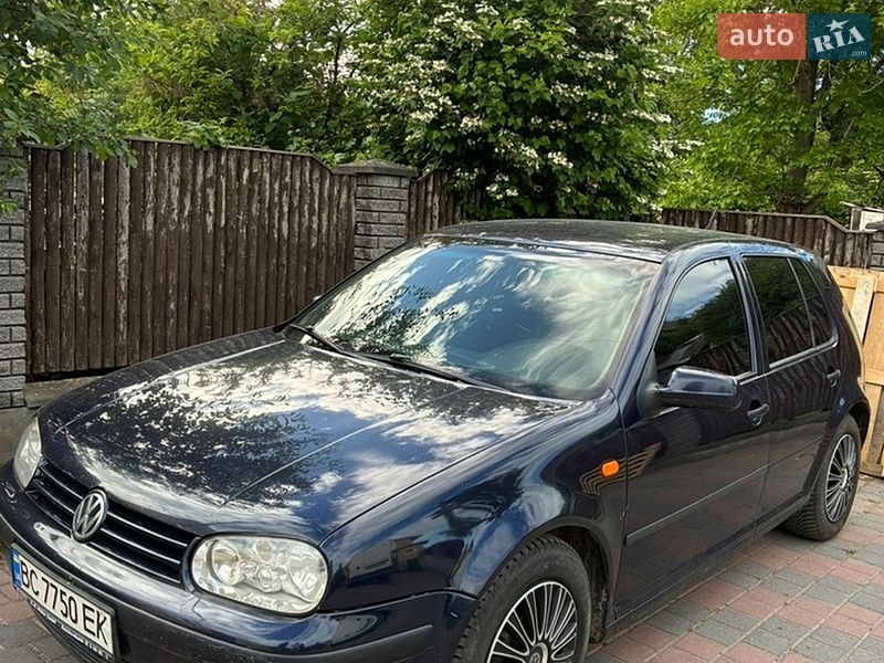 Хэтчбек Volkswagen Golf 1998 в Городке