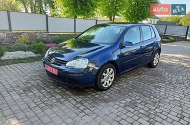 Хэтчбек Volkswagen Golf 2005 в Браиловом