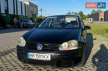 Хетчбек Volkswagen Golf 2004 в Хмельницькому