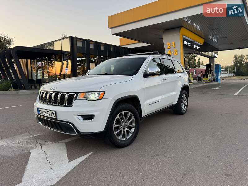Внедорожник / Кроссовер Jeep Grand Cherokee 2016 в Черкассах