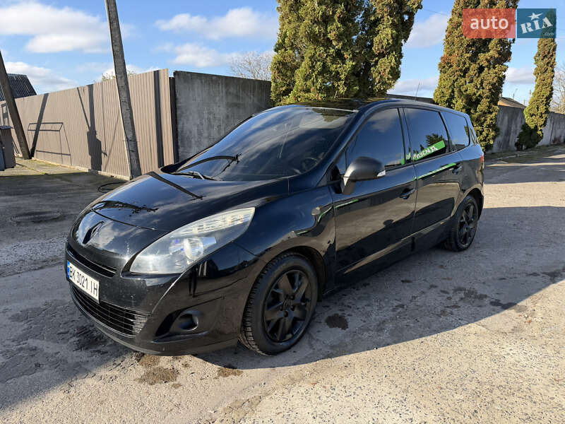 Минивэн Renault Grand Scenic 2011 в Дубровице