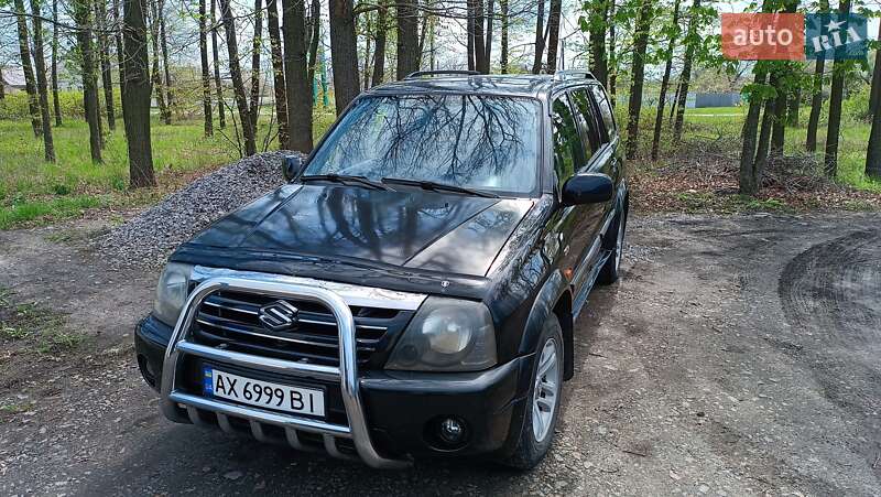 Внедорожник / Кроссовер Suzuki Grand Vitara 2004 в Чугуеве Внедорожник / Кроссовер Suzuki Grand Vitara 2004 в Чугуеве