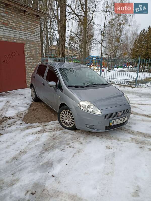 Хэтчбек Fiat Grande Punto 2010 в Киеве