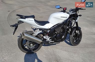 Мотоцикл Без обтікачів (Naked bike) Hyosung GT 2013 в Ворзелі