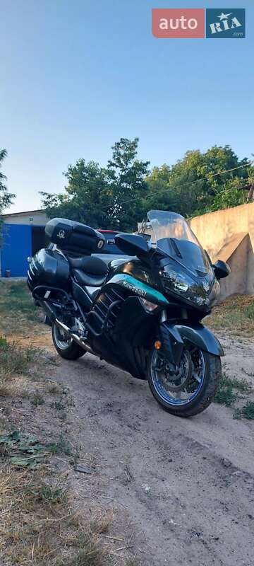 Мотоцикл Спорт-туризм Kawasaki GTR 1400 2010 в Песчанке