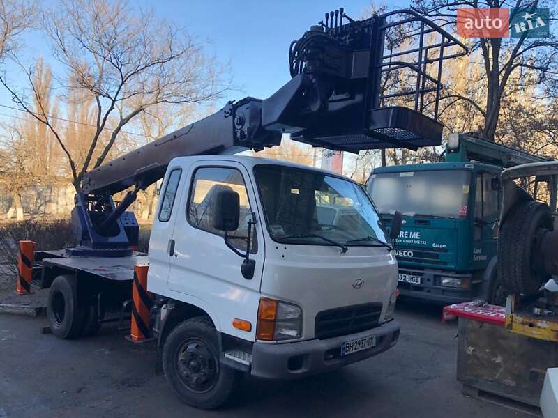Автовышка Hyundai HD 72 2006 в Одессе Автовышка Hyundai HD 72 2006 в Одессе