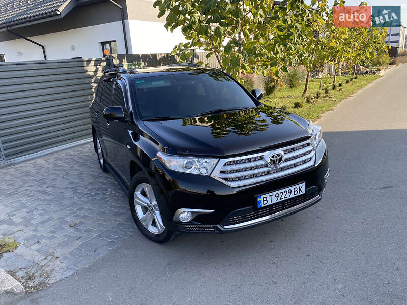 Внедорожник / Кроссовер Toyota Highlander 2011 в Киеве