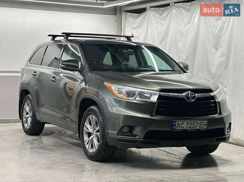Внедорожник / Кроссовер Toyota Highlander 2014 в Луцке