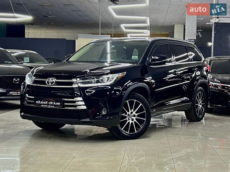 Внедорожник / Кроссовер Toyota Highlander 2017 в Николаеве