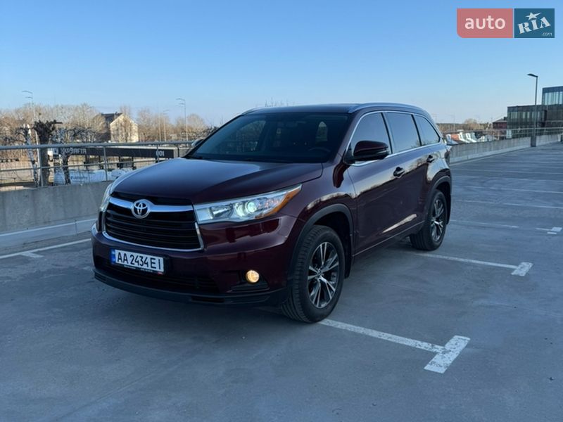 Позашляховик / Кросовер Toyota Highlander 2016 в Києві