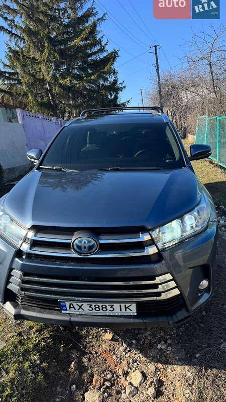 Позашляховик / Кросовер Toyota Highlander 2017 в Харкові