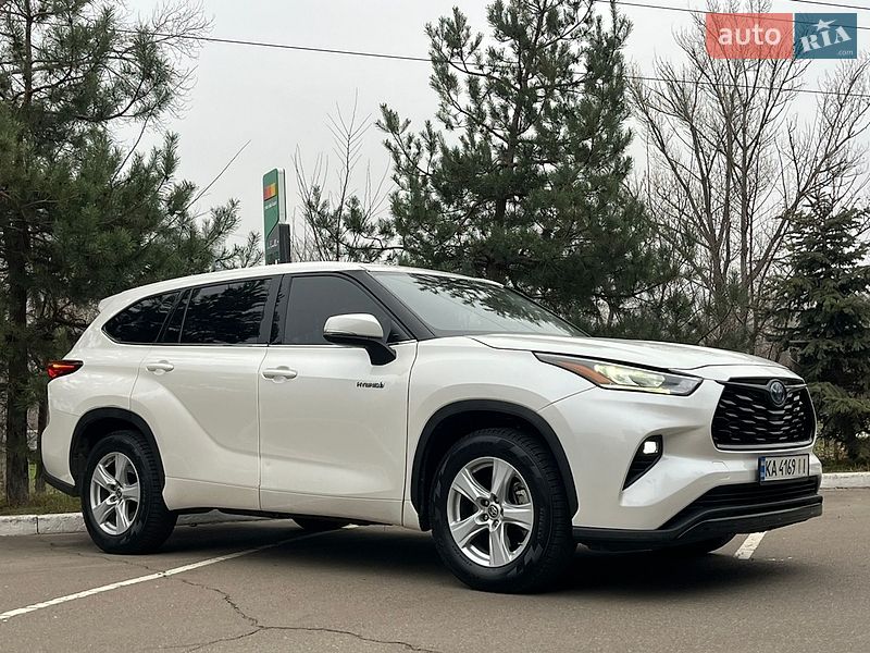 Позашляховик / Кросовер Toyota Highlander 2020 в Києві
