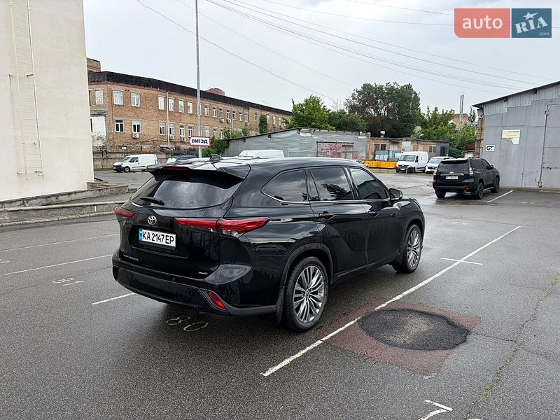 Внедорожник / Кроссовер Toyota Highlander 2021 в Киеве
