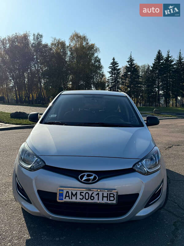 Хэтчбек Hyundai i20 2014 в Житомире