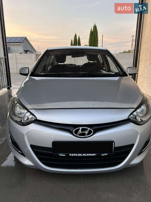 Хетчбек Hyundai i20 2012 в Рівному