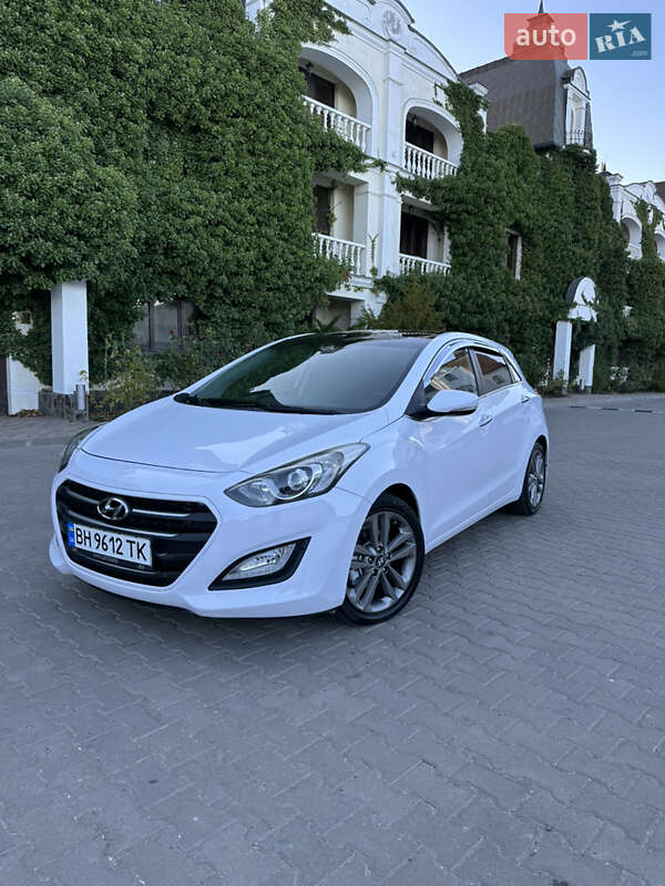 Хэтчбек Hyundai i30 2015 в Одессе Хэтчбек Hyundai i30 2015 в Одессе