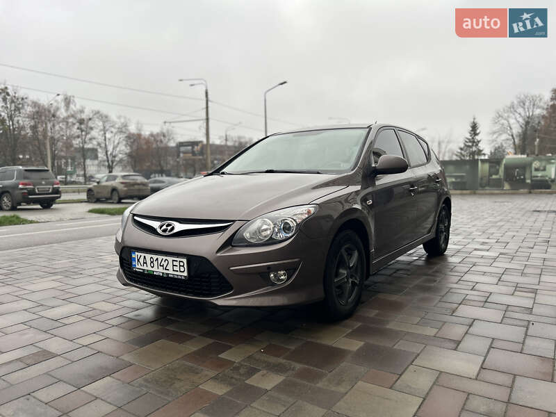 Хэтчбек Hyundai i30 2012 в Черкассах Хэтчбек Hyundai i30 2012 в Черкассах