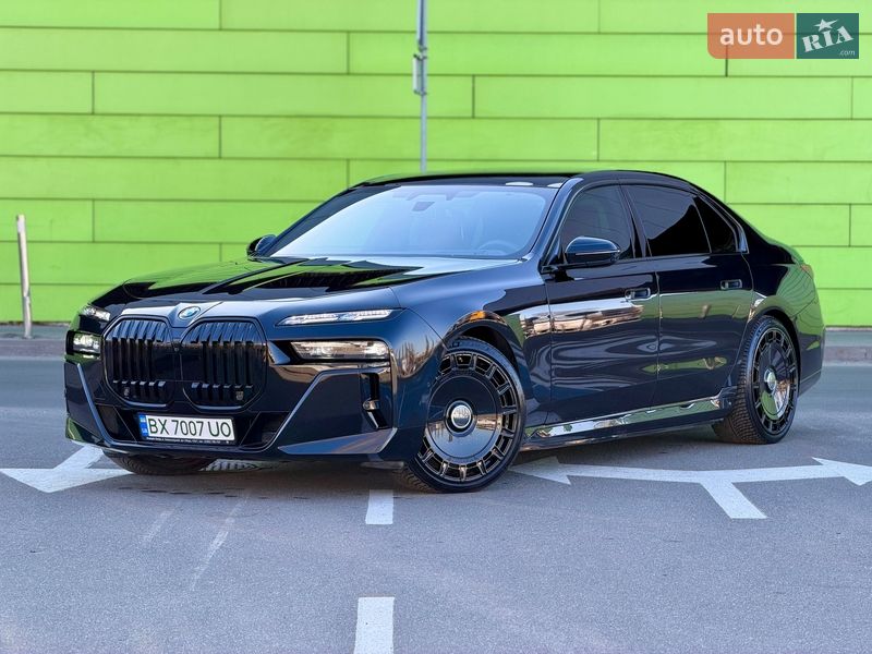 Седан BMW i7 2024 в Києві