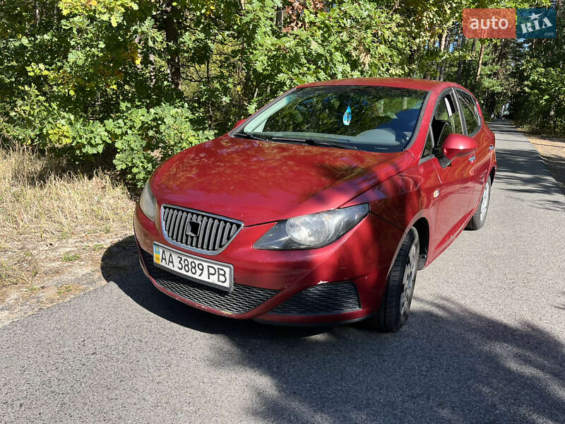 Хэтчбек SEAT Ibiza 2011 в Вышгороде