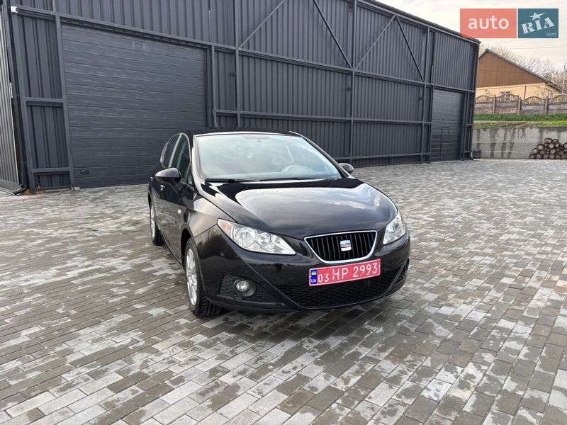 Хэтчбек SEAT Ibiza 2011 в Хороле