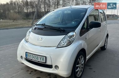 Хэтчбек Peugeot iOn 2012 в Славуте