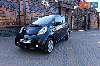 Хэтчбек Peugeot iOn 2013 в Звягеле