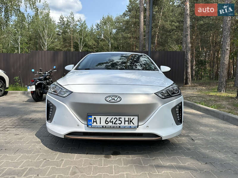 Лифтбек Hyundai Ioniq Electric 2018 в Киеве Лифтбек Hyundai Ioniq Electric 2018 в Киеве
