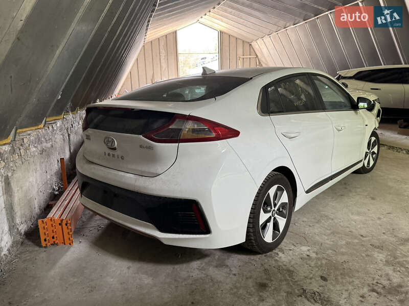 Лифтбек Hyundai Ioniq 2019 в Киеве
