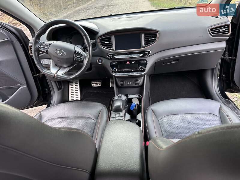 Хетчбек Hyundai Ioniq 2019 в Маневичах Хетчбек Hyundai Ioniq 2019 в Маневичах